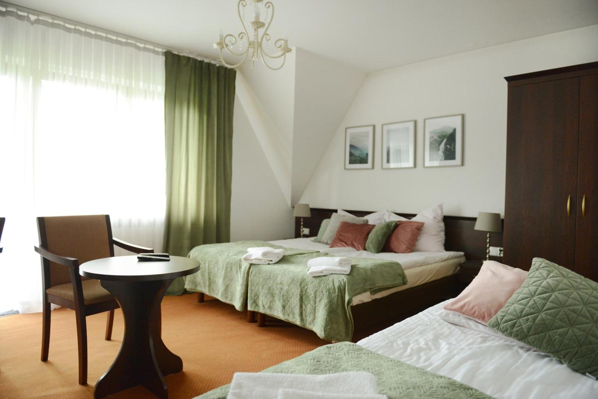 Dw Paryzanka Hotell Poronin Eksteriør bilde